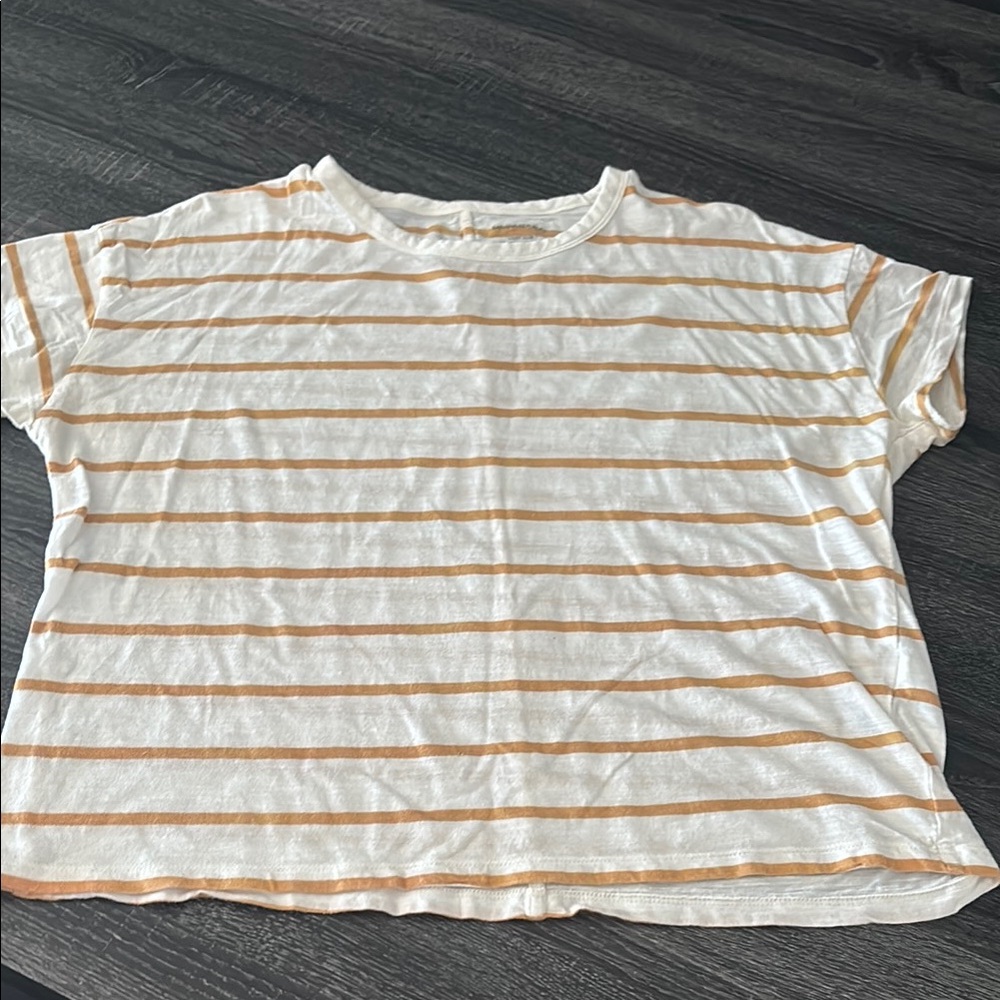 Banana Republic White and Tan Striped Short Sleeve Tee